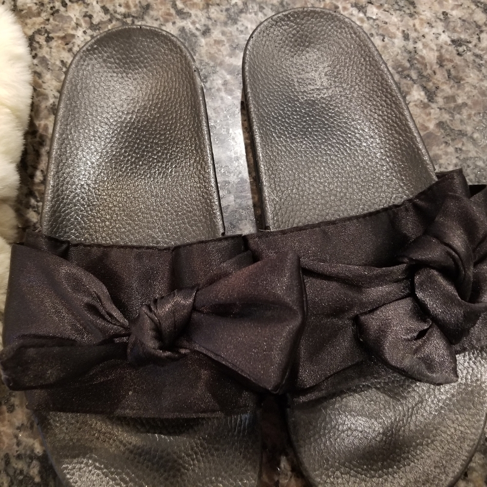 Slippers - Picture 5 of 7